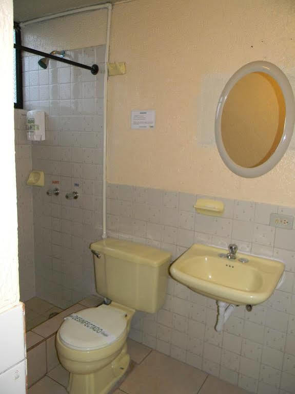 Hostal Terra 2 - El Condado Quito Exterior foto