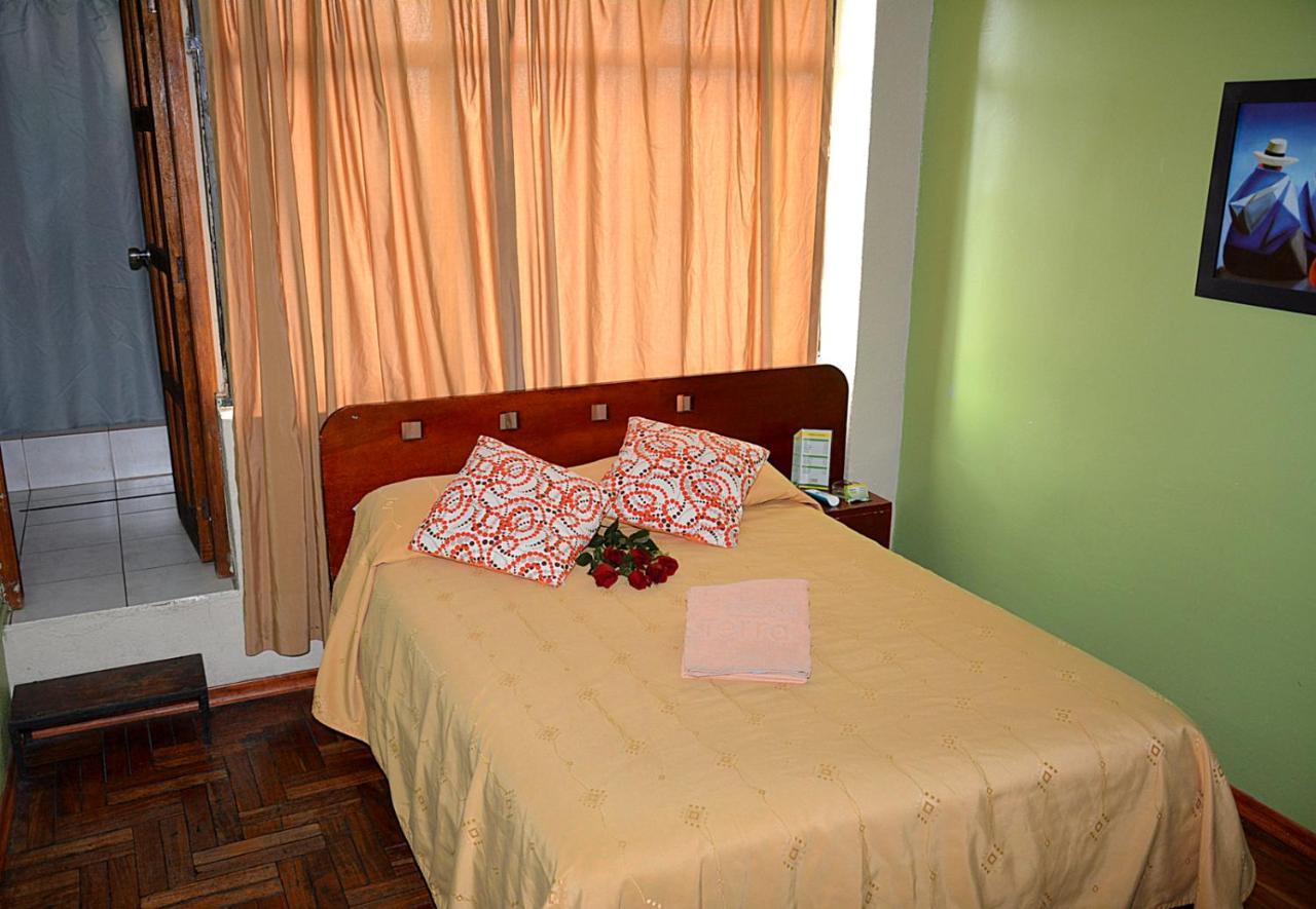 Hostal Terra 2 - El Condado Quito Exterior foto