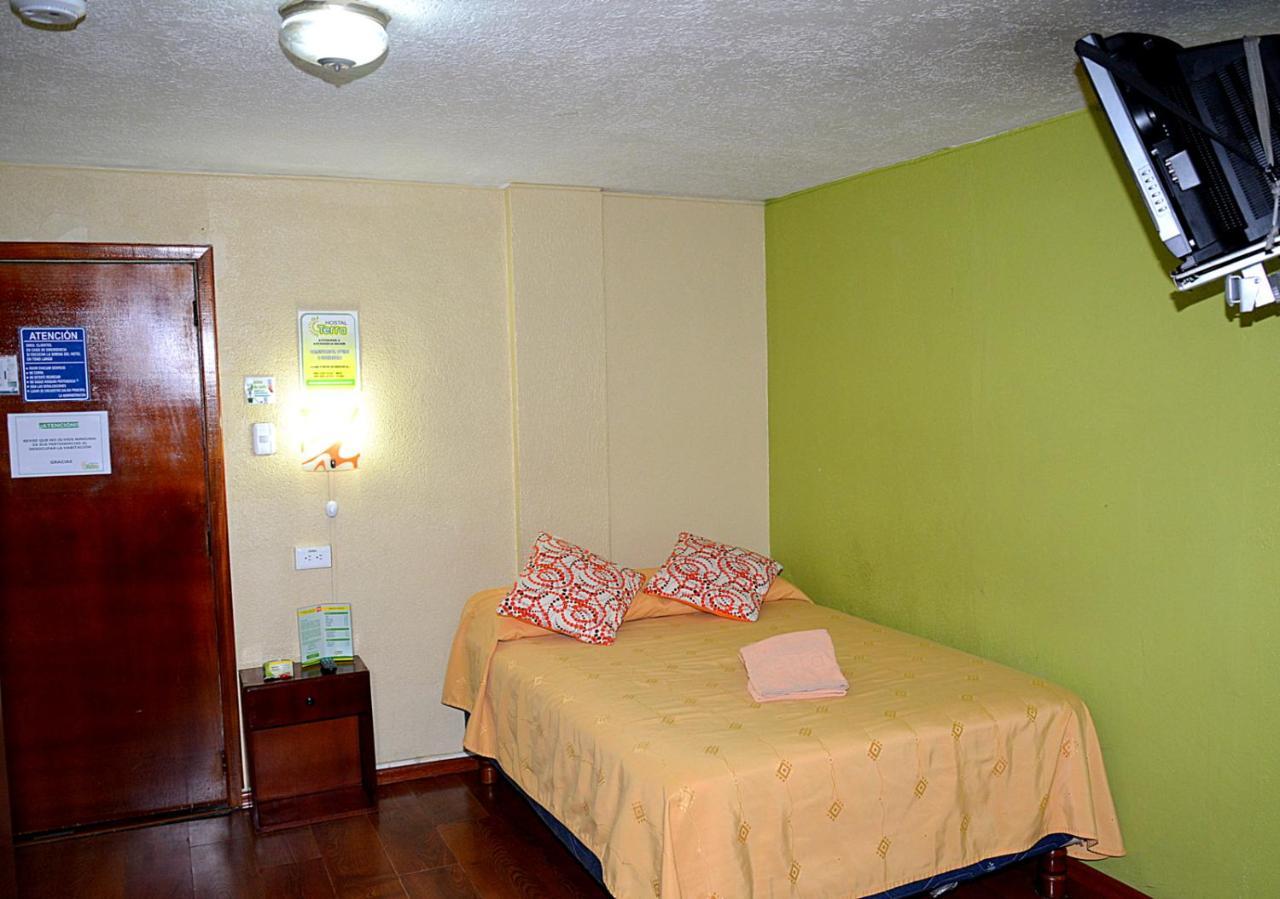 Hostal Terra 2 - El Condado Quito Exterior foto