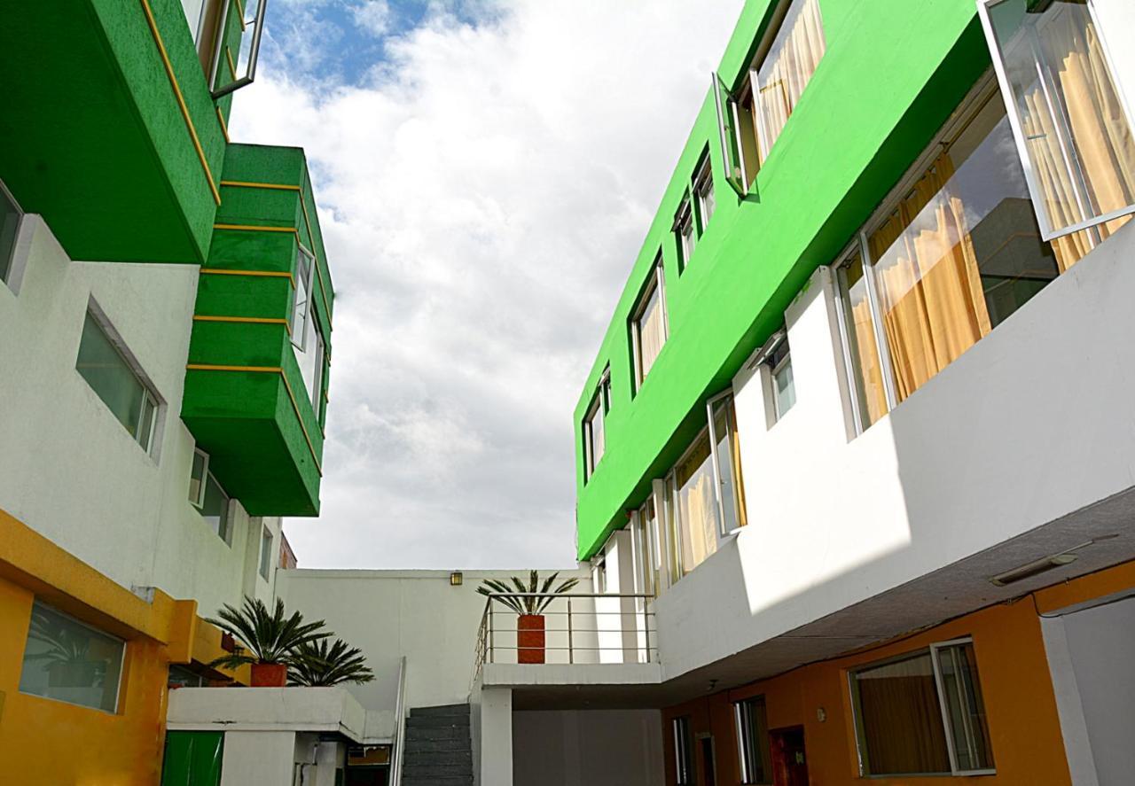 Hostal Terra 2 - El Condado Quito Exterior foto