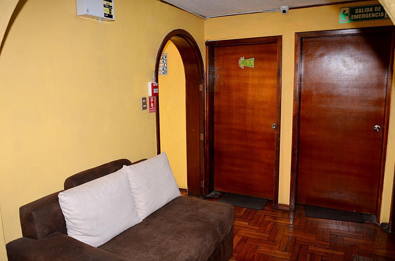 Hostal Terra 2 - El Condado Quito Exterior foto