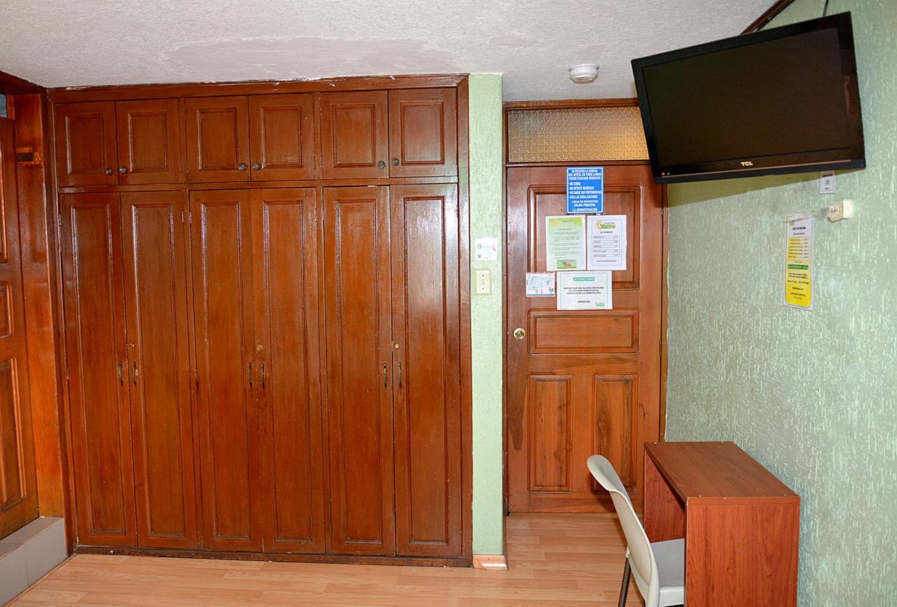 Hostal Terra 2 - El Condado Quito Exterior foto
